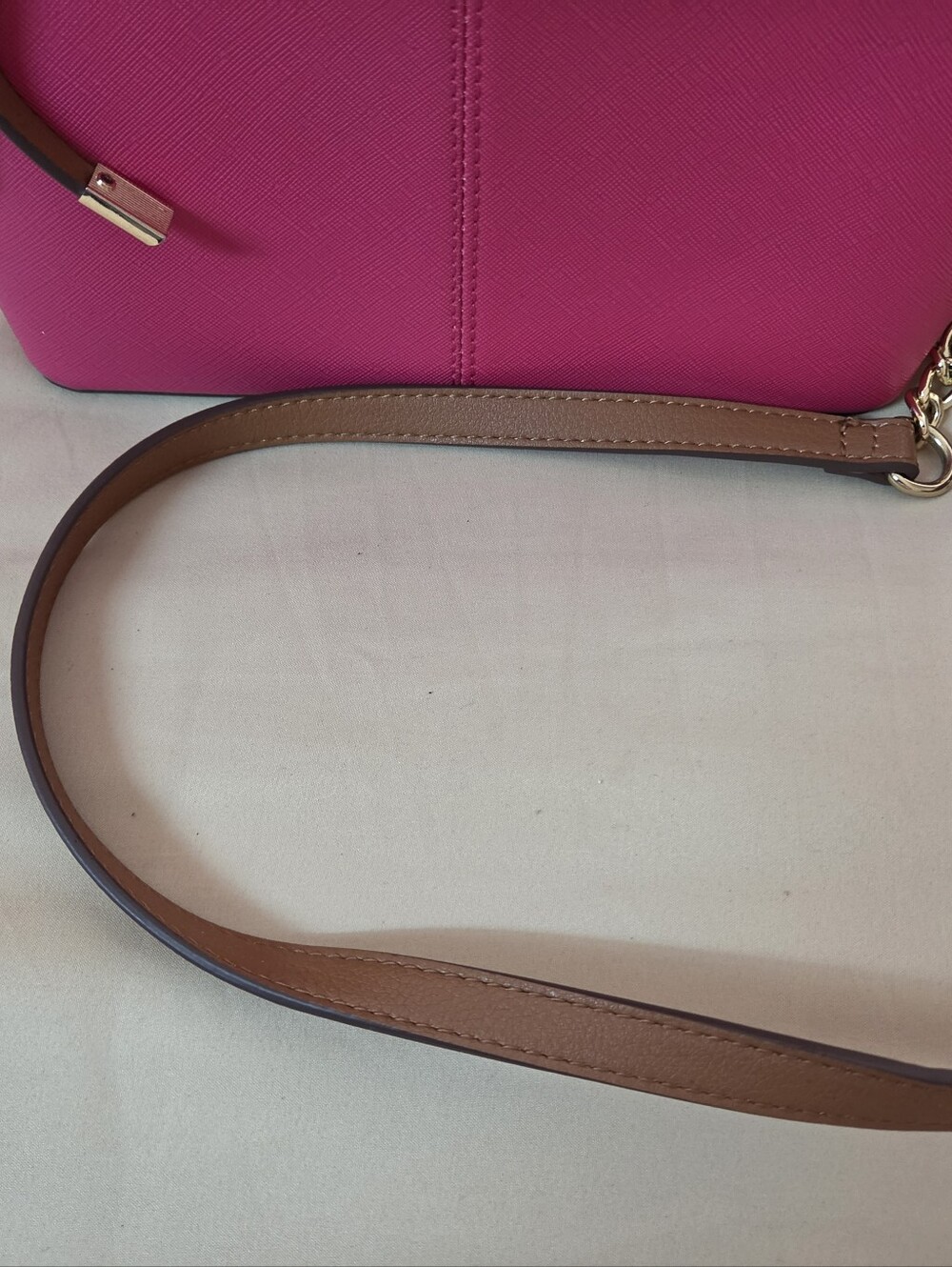 NWOT Georgeous Klein Fuchsia Classic Curves Dome Crossbody Bag - Picture 4 of 7